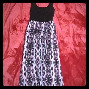 Sleeveless maxi dress